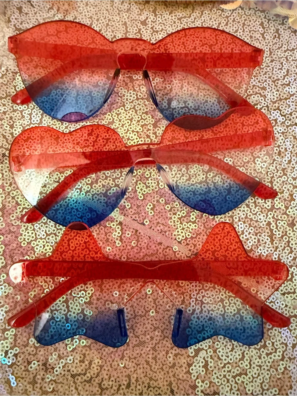 PartyFun Red and Blue Ombre Heart Sunglasses - Unbranded